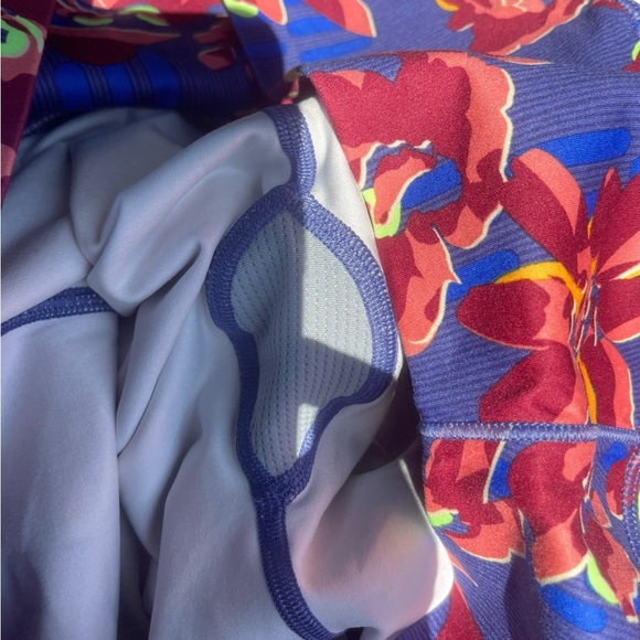 Athleta Vibrant Floral Activewear Set - Picture 7 of 8